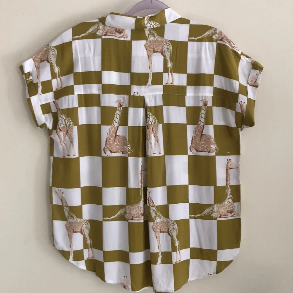 Jane & Delancey Giraffe Print Checkered Shirt Blouse Top - Picture 6 of 9